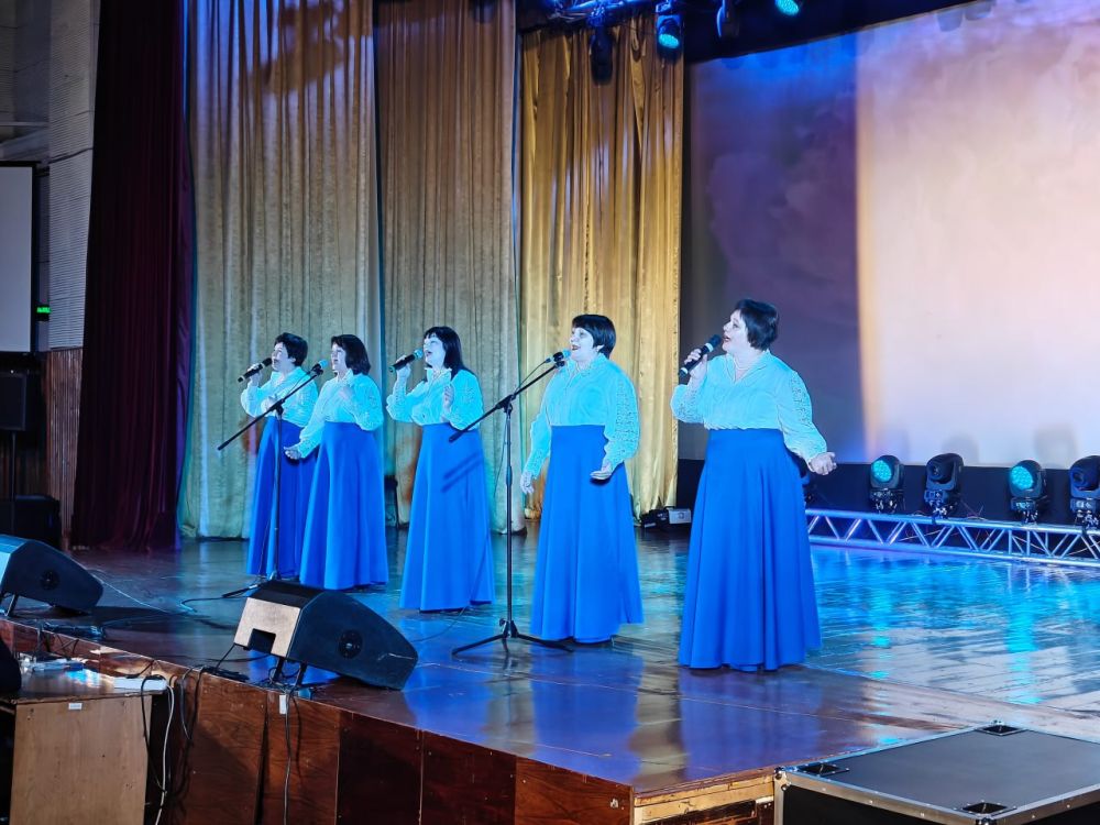 В Снежном состоялся концерт, посвященный Международному женскому дню