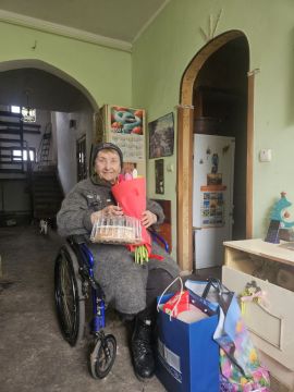 В преддверии Международного женского дня вице-премьер Татьяна Переверзева поздравила с 8 Марта жительницу блокадного Ленинграда Аллу Макаровну Новикову