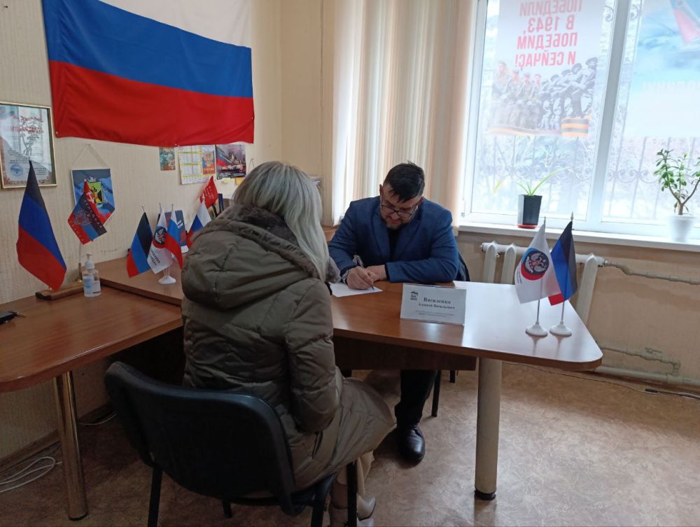 Депутат Шахтерского муниципального совета ответил на вопросы жителей Ждановки