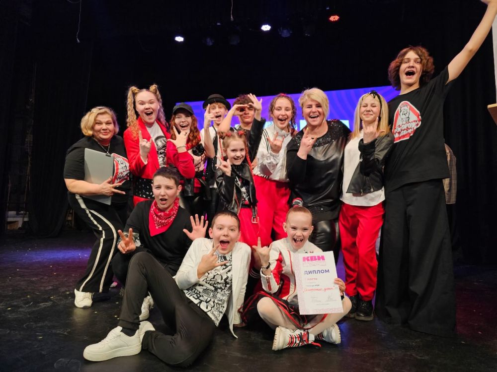 Сергей Ермаков: Поздравляю нашу команду КВН "Осторожно, дети" с блестящим выступлением на полуфинале Юниор-Лиги КВН Ростовской Лиги, в Ростове – на - Дону!