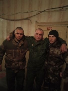 начало выше. Никто не думал, что теперь можно дышать заново! Серегу раздирала нечеловеческая боль. Рука просто держалась в рукаве, так все было перебито и она могла просто отвалиться. Все тело было словно месиво
