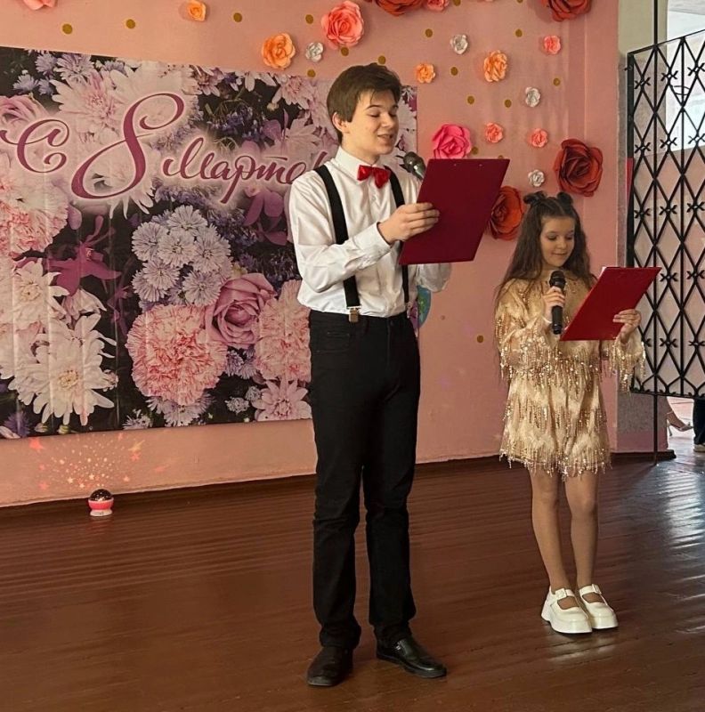 Праздничный концерт. В честь Международного женского дня в школах города Моспино состоялся тёплый и душевный концерт, посвящённый прекрасным женщинам – учителям, мамам и бабушкам