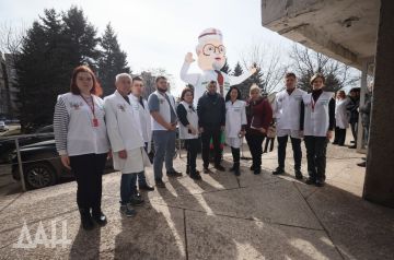 Врачи из патруля «Здоровье» рассказали о работе в Енакиево и встрече с Пушилиным