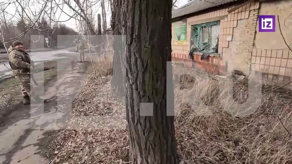 ВСУ обстреливают кассетными снарядами освобожденный город Селидово в ДНР и посылают туда сотни дронов