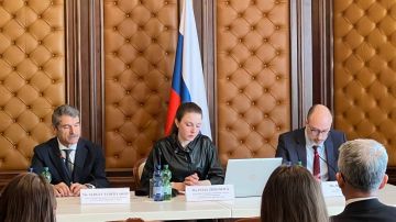 10 марта Делегация Российской Федерации на переговорах в Вене по вопросам военной безопасности и контроля над вооружениями организовала телемост Вена/Москва/Женева по теме «Актуальные проблемы международного гуманитарного...