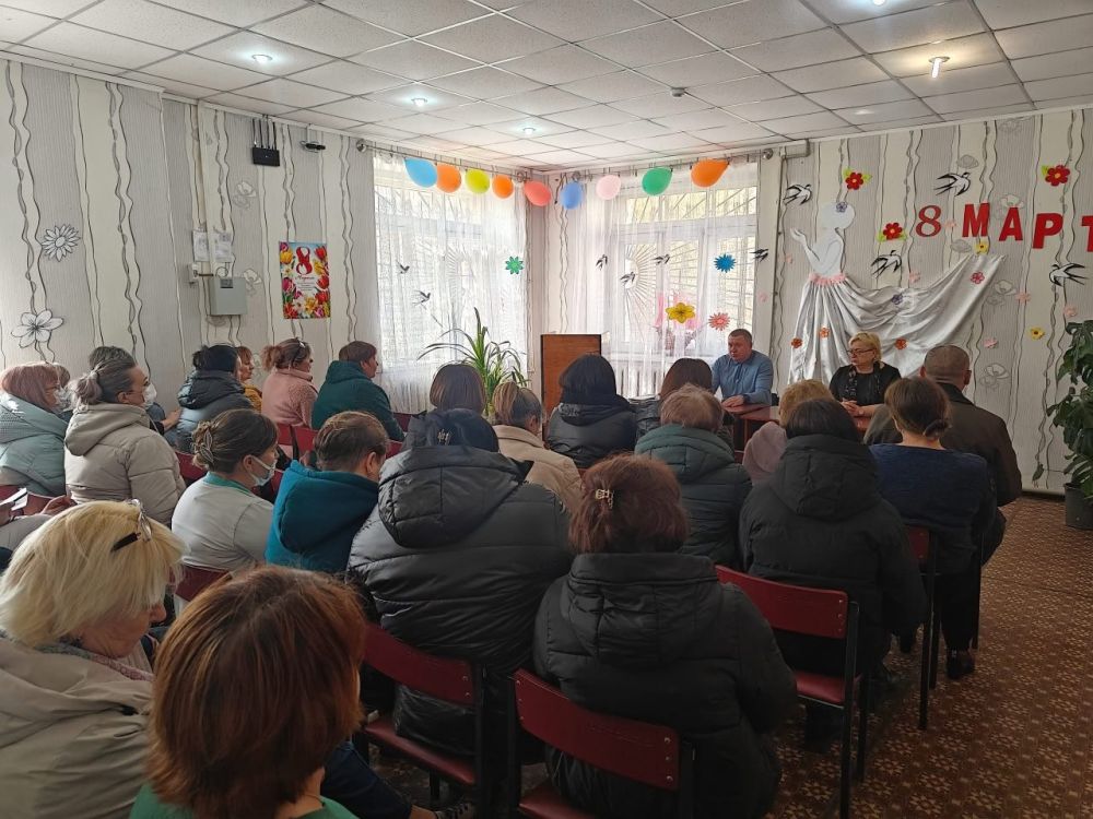 Сергей Ермаков: 11 марта провел встречу со снежнянцами в центральной городской больнице