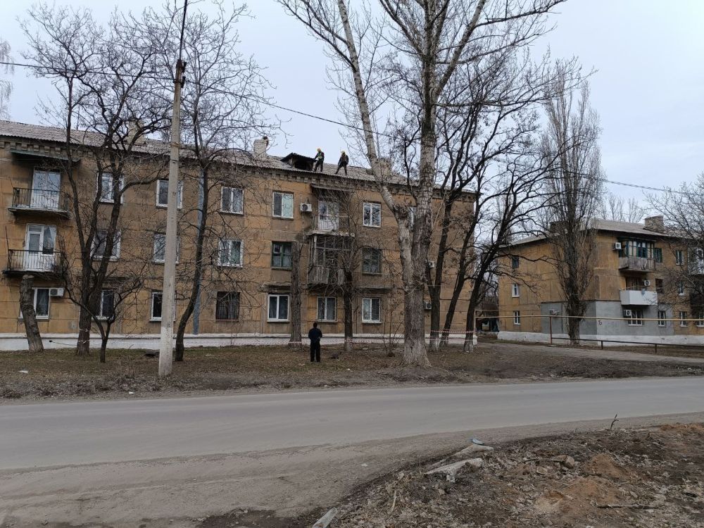 Магаданская область отремонтирует крышу жилого дома в Ждановке