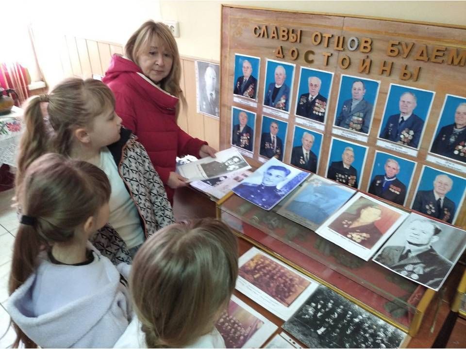 14 марта 2025г. в музее истории с. Хлебодаровка прошла фото-выставка - &quot;Сияй в веках Великая Победа&quot;, посвященная 80-летию Великой Победы. Дети ознакомились с фотографиями наших земляков, участников Великой Отечественной...
