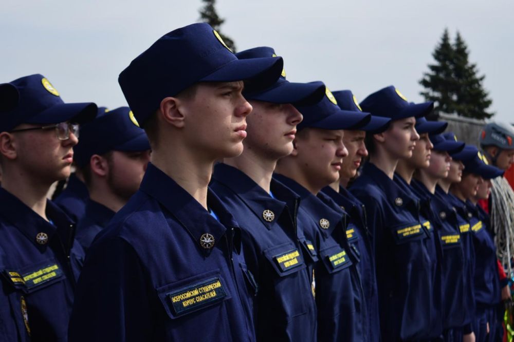 Денис Пушилин передал специальный транспорт Донецкому РО ВСКС