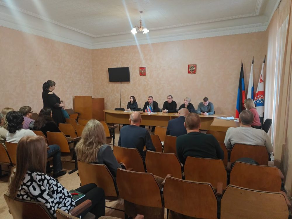 В Снежном обсудили текущие вопросы жизнедеятельности