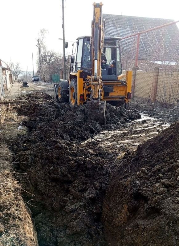 Специалисты предприятия «Вода Донбасса» заменили 300 метров водопроводных сетей в Горловке