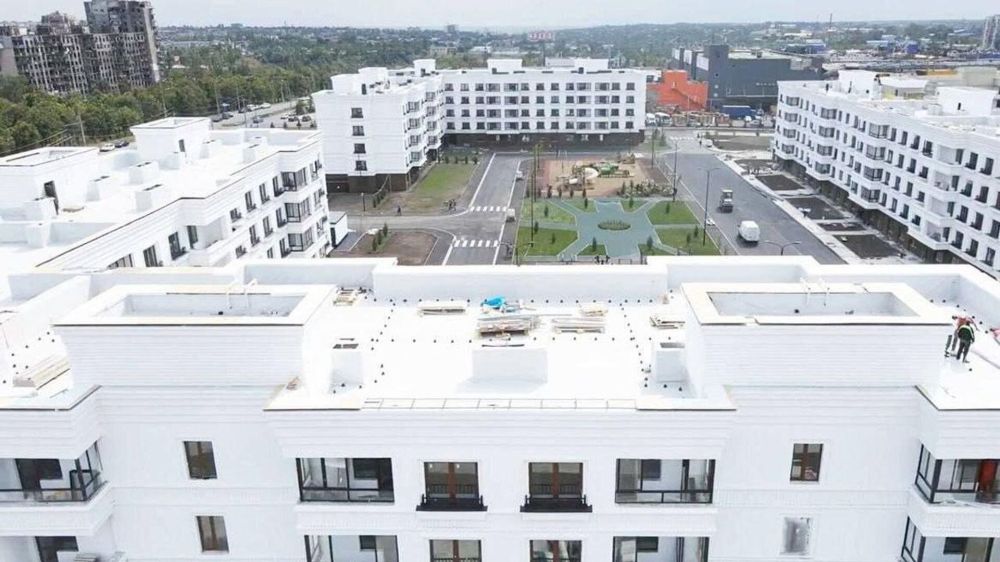 "У меня в Москве такой школы не было": блогеры, побывавшие в Мариуполе, о восстановлении города