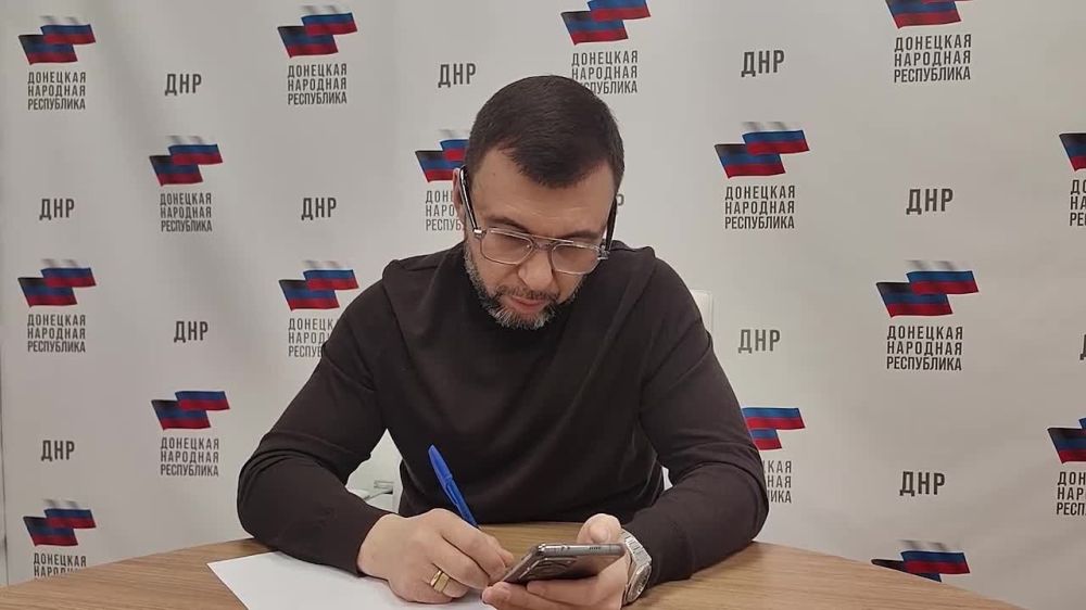 Денис Пушилин: В Красногвардейском районе Макеевки по просьбам жителей отремонтировали детскую площадку