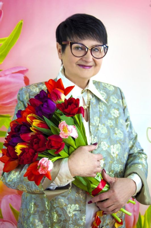 Лариса Толстыкина: Сегодня исполняется 75 лет заслуженному работнику культуры города Горловки Людмиле Кирилловне Острянской