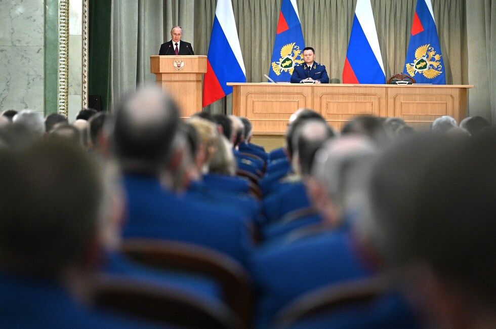 Путин поручил строго следить за выплатами пострадавшим от действий Украины