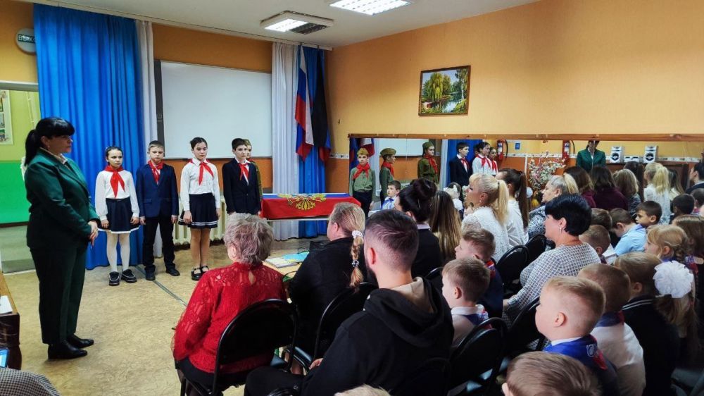 В школе Ждановки открыли «Парту Героя»