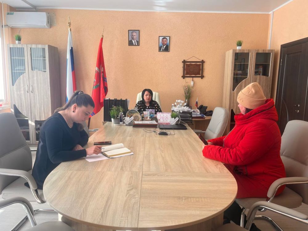 Сегодня, марта, заместитель главы администрации Волновахского муниципального округа по социальным вопросам Снисаренко Елена Сергеевна провела прием граждан
