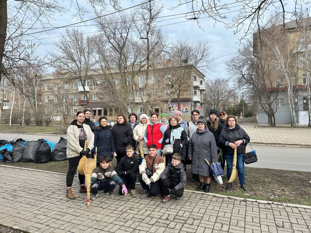 Ждановцы приняли участие в общегородском субботнике