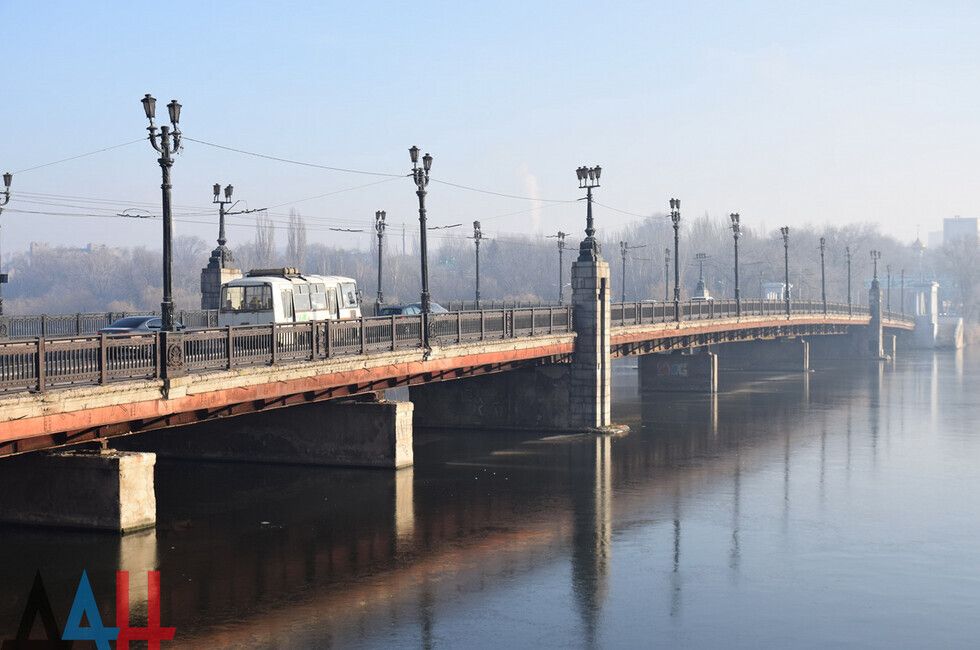 Главный мост Донецка должны начать демонтировать к лету