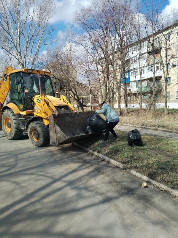 В Ждановке проводится масштабная работа по благоустройству города