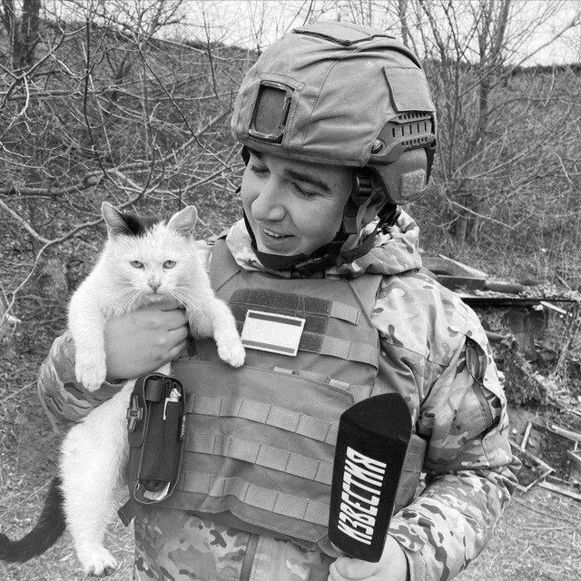 Александр Волошин: Сегодня произошла очередная потеря в российских военкоровских рядах: в Кременском округе ЛНР в результате вражеского ракетного обстрела погибли журналист "Известий" Александр Федорчак, оператор телеканала...