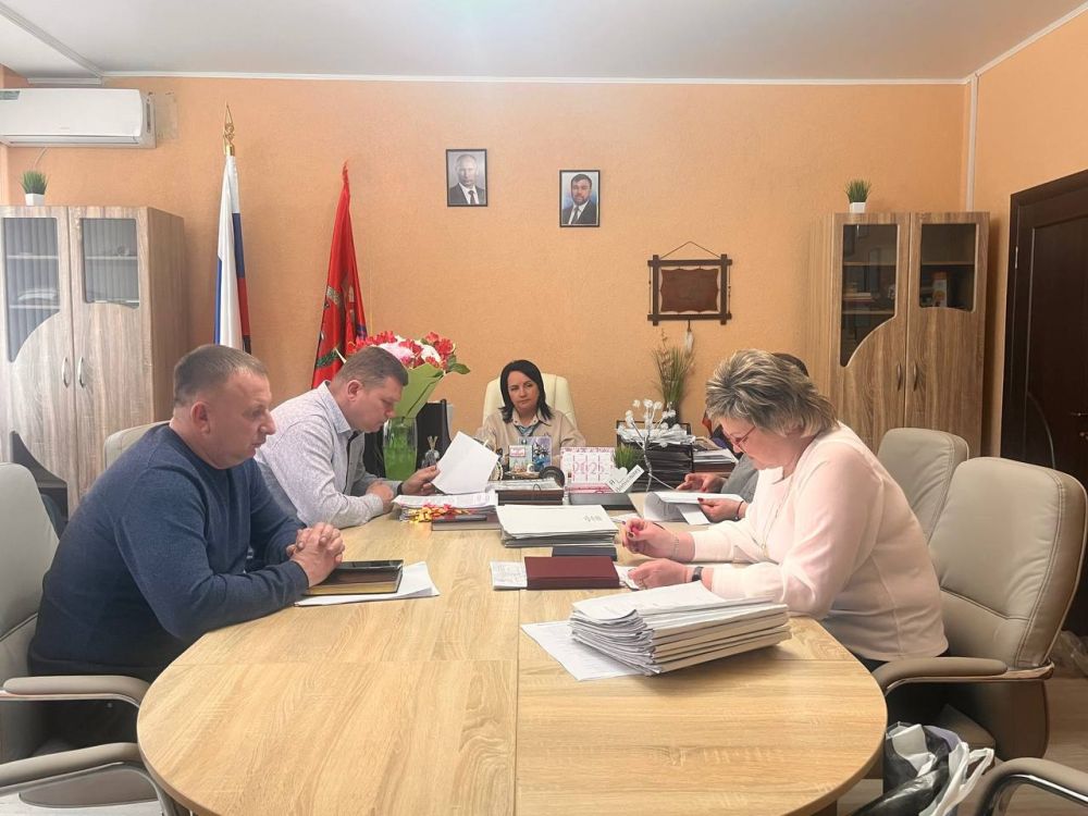 Сегодня, 25марта, во главе с заместителем главы администрации Волновахского муниципального округа по социальным вопросам - Еленой Снисаренко, состоялось заседание комиссии  по установлению причиненного  ущерба  жилым ...