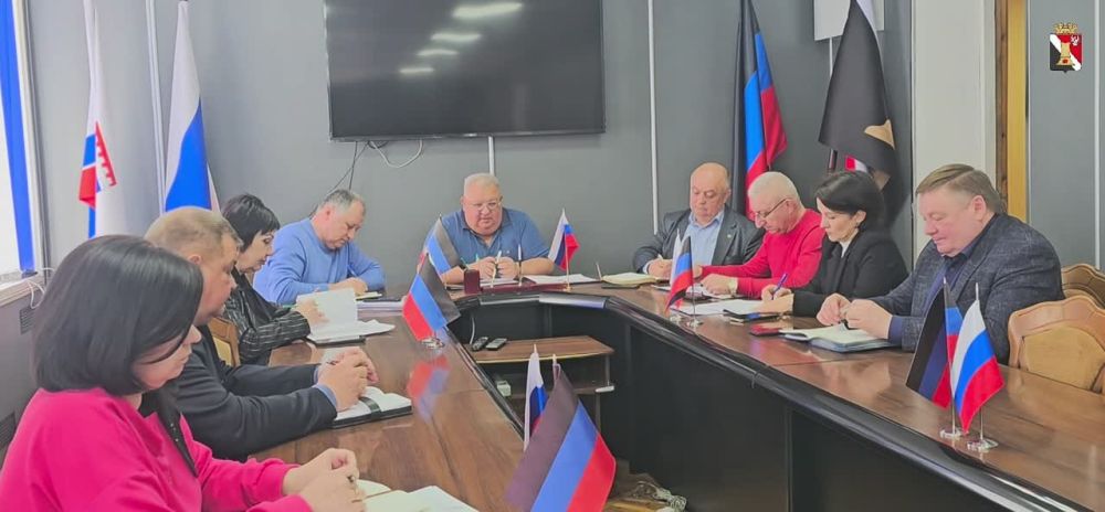 Игорь Мартынов: Провел еженедельное аппаратное совещание с участием руководителей подведомственных учреждений и представителей структурных подразделений администрации