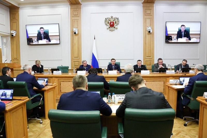 Александр Волошин: #Работа_в_СФ. Сегодня в Совете Федерации состоялось заседание Совета по вопросам жилищного строительства и содействия развитию жилищно-коммунального комплекса под председательством первого заместителя...