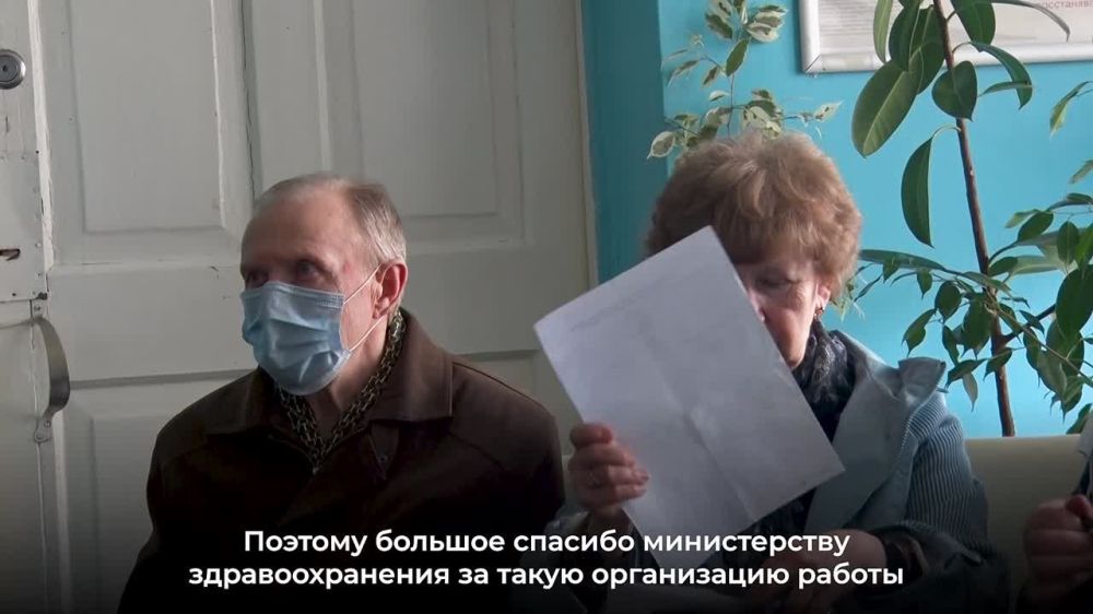 Врачи медицинского патруля «Здоровье» консультируют горловчан