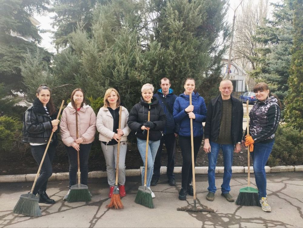 Жители Ждановки присоединились к акции «Чистый четверг»
