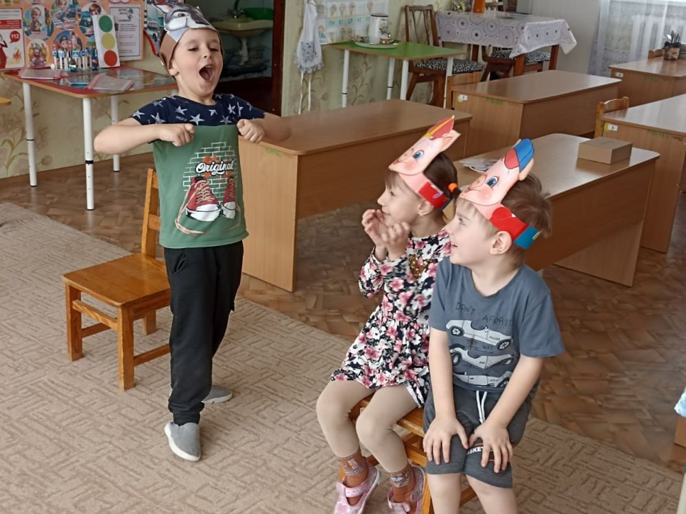 В детском саду Ждановки прошли мероприятия ко Всемирному дню театра