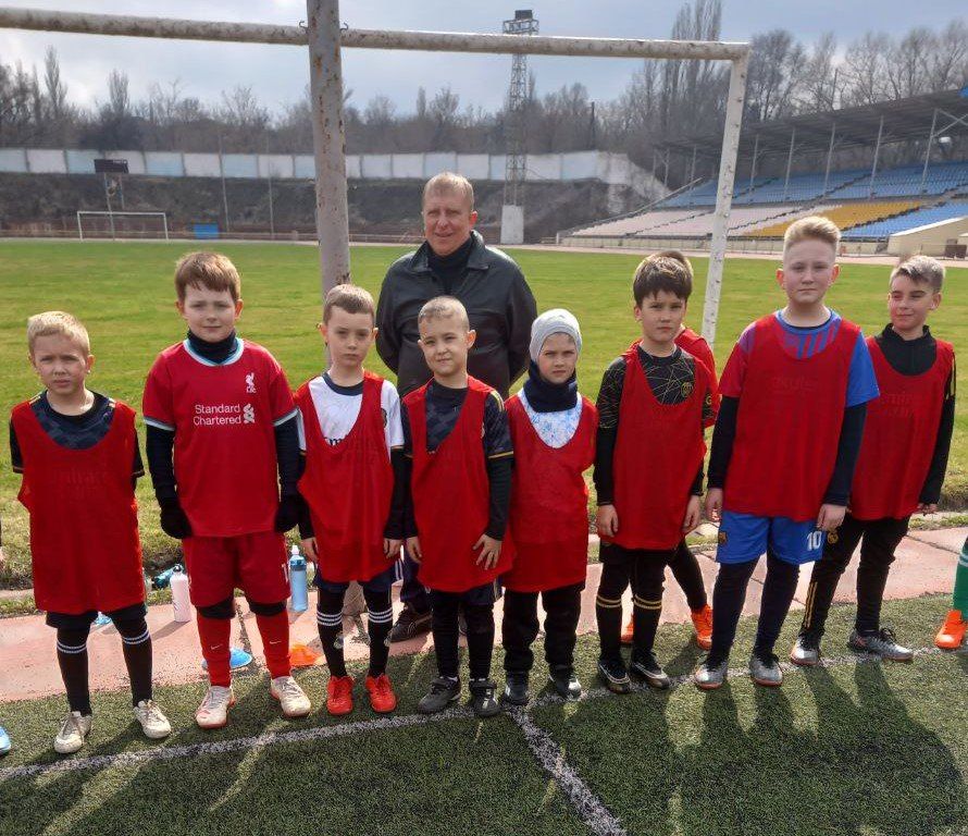 Ждановские футболисты поучаствовали в товарищеском матче по футболу