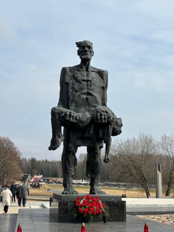 Александр Волошин: #НавстречуПобеде. 22 марта 1943 года маленькая белорусская деревня Хатынь исчезла с лица земли