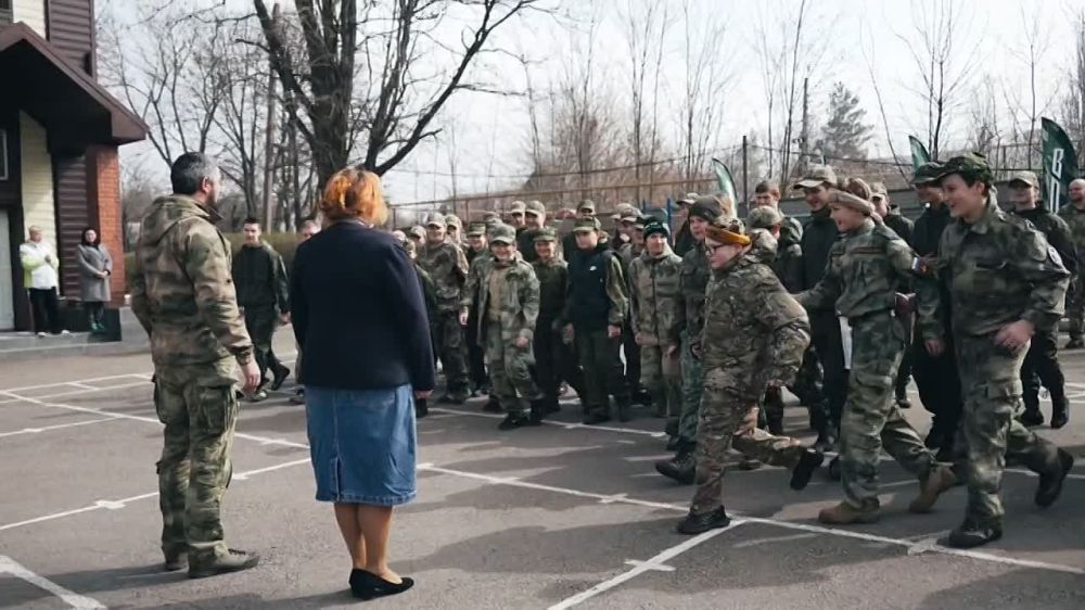 В преддверии годовщины открытия филиала Центра &quot;ВОИН&quot; в ДНР провели военно-спортивную игру &quot;Доблесть кадета&quot;