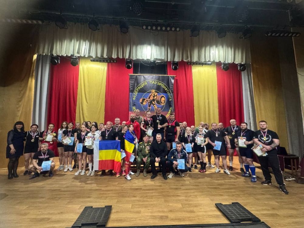 В Ждановке прошел Открытый чемпионат и Первенство ДНР по пауэрлифтингу