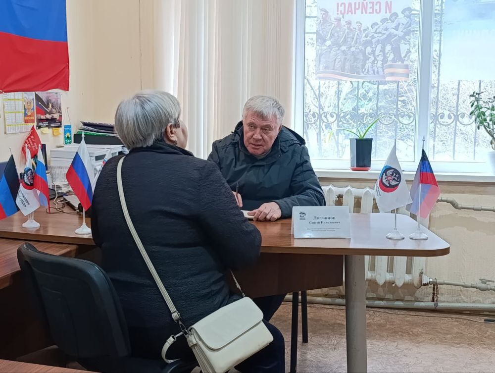 Сергей Литвинов: Прием граждан. 1 апреля провел прием граждан по личным вопросам в общественной приемной «Единой России» в городе Ждановка, на котором обсудили вопросы: - повреждение кровли МКД сотрудниками...