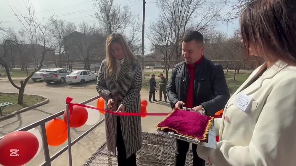 Уважаемые заявители!. Сообщаем, что на территории Енакиевского муниципального округа осуществляют свою работу отделения центров "Мои документы" по адресам: г