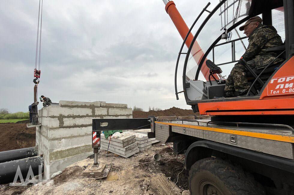 Андрей Чертков рассказал о строительстве новых трубопроводов в ДНР