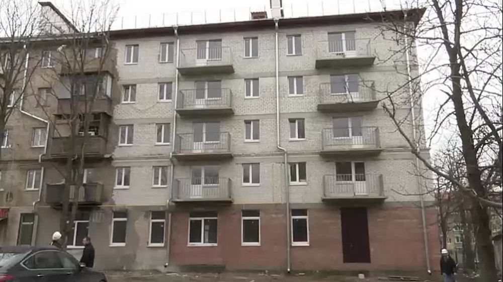 Подмосковные строители восстанавливают жилой дом в Приморском районе