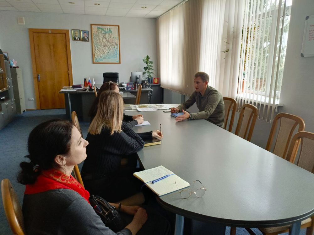 Александр Шатов: Провел встречу с кураторами Шахтерского, Ждановского и Кировского отделений филиала государственного фонда поддержки участников специальной военной операции «Защитники отечества»