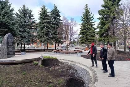 В Снежном благоустраивают площадь имени Ленина