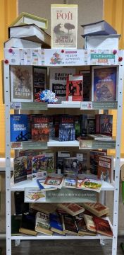 Сегодня, в рамках Недели детской книги в библиотеке ГБОУ "Мироновская школа №10 г.о. Дебальцево", подготовлены книжные выставки «Мгновения Победы в книжной памяти», «Наша Родина - Россия», и «В стране чудес Андерсена»
