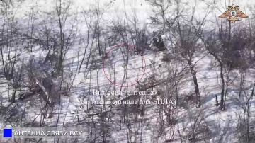 Уничтожение пикапа и антенны ВСУ в Дылеевке
