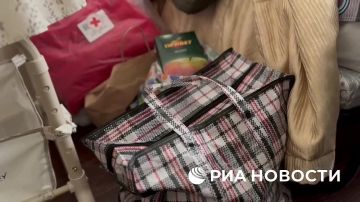 Мирным жителям Курской области, которых ВСУ вывезли в Сумскую область, запрещали смотреть новости на Украине, рассказали эвакуированные пожилые куряне