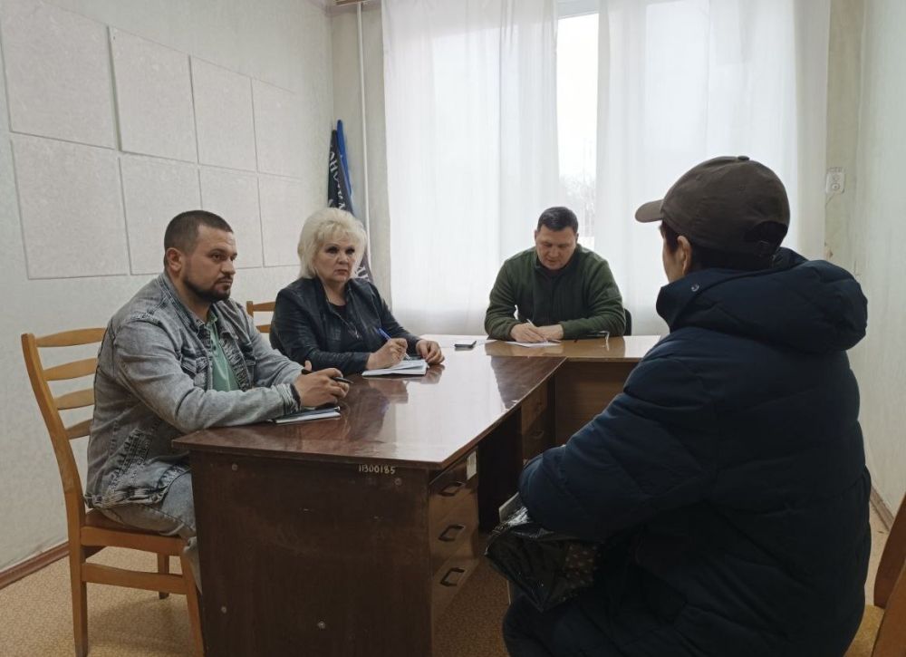 Игорь Лызов: На личный приём с вопросами коммунального и социального характера обратились жители города Амвросиевка и округа