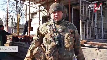"Это еще тех времён. Сколько в жизни видел", – жители Курахово поделились впечатлениями о патефоне времён ВОВ
