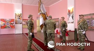 Георгиевские знамена получили две бригады и батальон 51-й гвардейской общевойсковой армии (бывшая когда-то НМ ДНР), сообщили в Минобороны