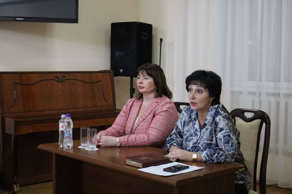 ��������� ��������: �������, 4 ������, ������� ������� � �������� ����������� ��������������� �������� �.��������