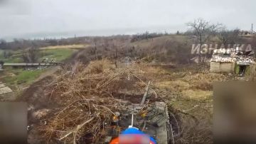 Операторы БпЛА Южной группировки войск уничтожили Т-64 из таксопарка 24 механизированной бригады противника в районе н.п. Часов Яр