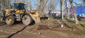 В преддверии общереспубликанского субботника в Горняцком внутригородском районе начались уборки территории